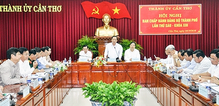 Bàn nhiều giải pháp, quyết tâm thực hiện đạt và vượt các 
chỉ tiêu nghị quyết đề ra năm 2016