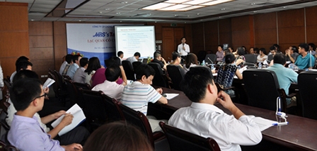 Tạo điều kiện hơn nữa để người dân 
tham gia đầu tư vốn