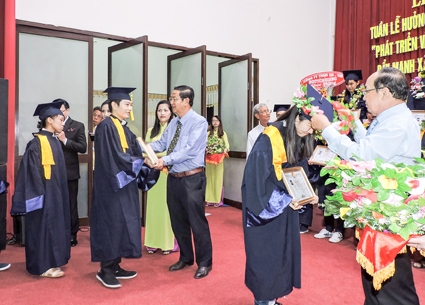 Phát động Tuần lễ học tập suốt đời năm 2016