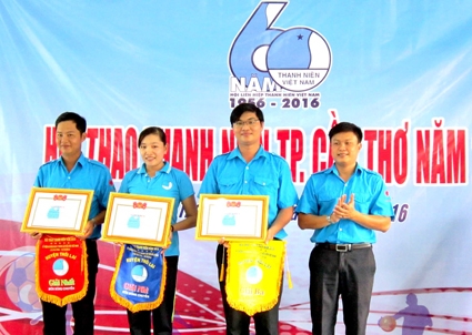 Nhiều hoạt động kỷ niệm 60 năm 
Ngày truyền thống Hội Liên hiệp Thanh niên Việt Nam