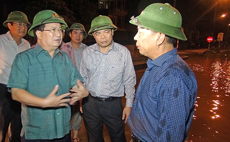 Huy động mọi lực lượng khắc phục
hậu quả mưa lũ tại miền Trung