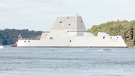 Hải quân Mỹ tiếp nhận 
siêu khu trục hạm tàng hình