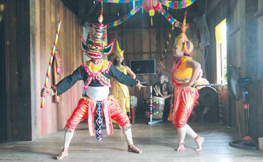 ជនរួមជាតិខ្មែរឧទ្ទេសនាមវប្បធម៌ប្រពៃណីនៅហាណូយ