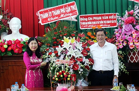 Sôi nổi các hoạt động kỷ niệm Ngày thành lập
Hội LHPN Việt Nam và Ngày Phụ nữ Việt Nam 20-10