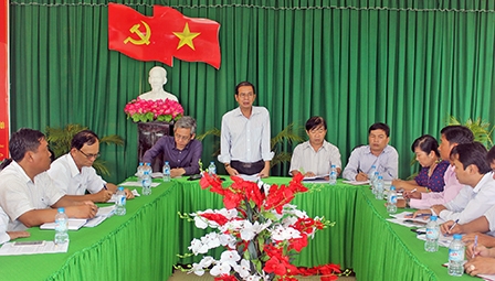 Lãnh đạo thành phố kiểm tra tình hình xây dựng
nông thôn mới xã Thạnh Quới