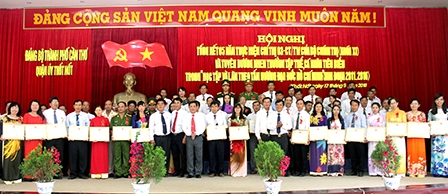 Đưa phong trào thi đua 
làm theo gương Bác lan tỏa sâu rộng