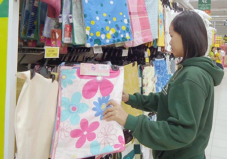 Chuẩn bị vật dụng cho phòng tân hôn