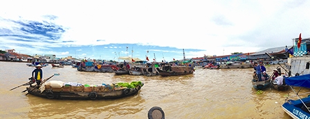 Thú vị với “Bình minh” trên chợ nổi Cái Răng