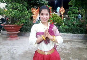 អ្នកគ្រូជក់ចិត្តនឹងសិល្បៈរបាំខ្មែរ