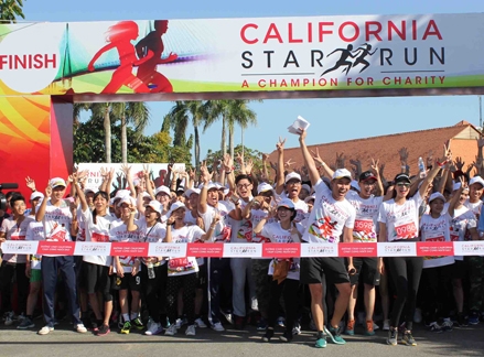 Hơn 1.000 người tham dự Cuôc thi chạy gây quỹ từ thiện California Star Run