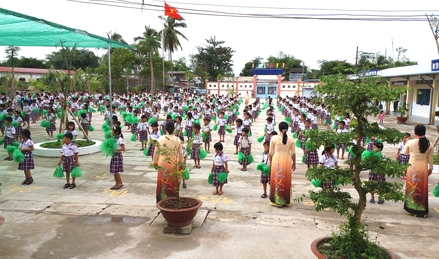 Đẩy nhanh xây dựng trường chuẩn quốc gia