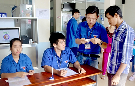 Làm theo gương Bác bằng việc thiết thực