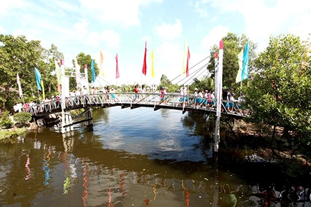 Tập đoàn Number 1 xây dựng 12 cây cầu thép dây văng kiên cố cho các xã nghèo ĐBSCL