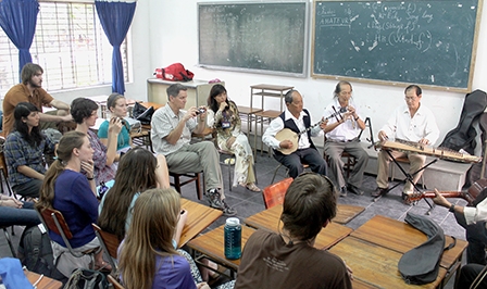 Để di sản hội nhập