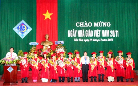 Long trọng kỷ niệm 34 năm Ngày Nhà giáo Việt Nam