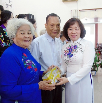 Họp mặt cán bộ chuyên trách cơ quan Mặt trận Cần Thơ qua các thời kỳ