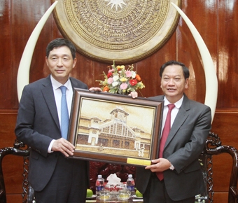 Lãnh đạo TP Cần Thơ tiếp tân Đại sứ đặc mệnh toàn quyền Hàn Quốc tại Việt Nam