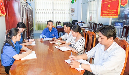 Chi bộ Quận đoàn Ô Môn: Khắc phục hạn chế, nâng chất công tác Đoàn 
và phong trào thanh thiếu nhi
