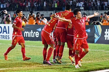 Lượt đi bán kết 2 AFF Suzuki Cup 2016<br>
“Thiên thần trắng” sẽ hóa giải “Voi chiến”?