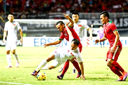 Cuộc đấu trí của “thầy trò” Riedl- Hữu Thắng