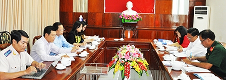 Thảo luận, đề xuất các giải pháp
phát triển kinh tế - xã hội của thành phố