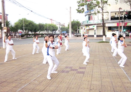 Chăm bữa ăn cha mẹ già