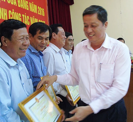 Đồng chí Phạm Văn Hiểu, Phó Bí thư Thường trực Thành ủy: Quan tâm thực hiện có hiệu quả công tác dân vận
và quy chế dân chủ ở cơ sở