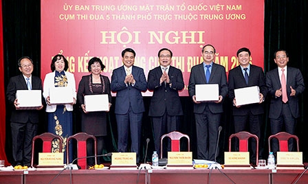 Hội nghị giao ban công tác Mặt trận 5 thành phố 
trực thuộc Trung ương