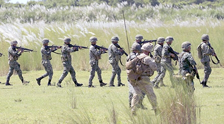 Tổng thống Philippines lại làm căng với Mỹ