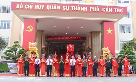 Đảng ủy - Bộ Chỉ huy Quân sự thành phố: Họp mặt kỷ niệm 72 năm Ngày thành lập
Quân đội Nhân dân Việt Nam