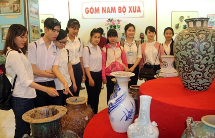 Khai mạc triển lãm ảnh "Đảng Cộng sản Việt Nam  Mùa Xuân của đất nước"