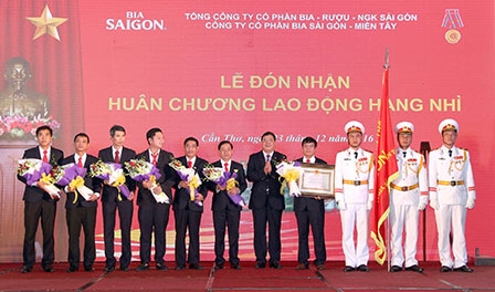 Công ty cổ phần Bia Sài Gòn  Miền Tây: Đón nhận Huân chương Lao động hạng Nhì