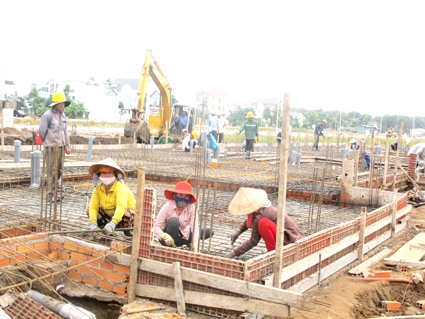 Dự án Dalia Garden Nam Long 
giao sổ đỏ cho khách hàng