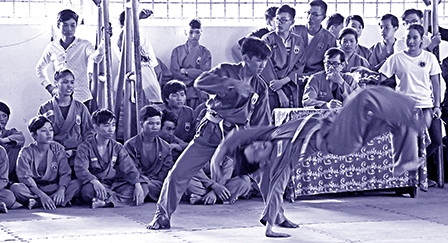 145 võ sinh thi thăng cấp trung đẳng vovinam