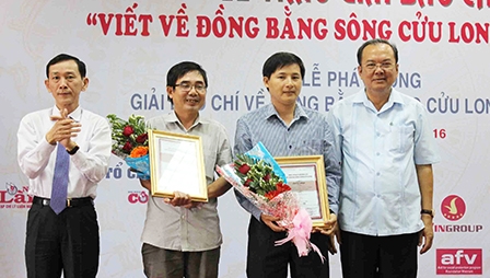 Trao Giải báo chí Viết về Đồng bằng sông Cửu Long năm 2016
