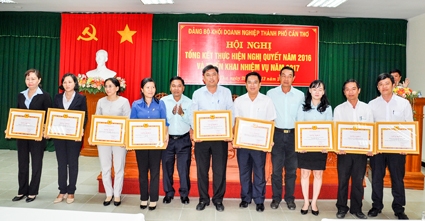 Nâng cao năng lực lãnh đạo, sức chiến đấu của tổ chức Đảng và chất lượng đội ngũ đảng viên trong doanh nghiệp