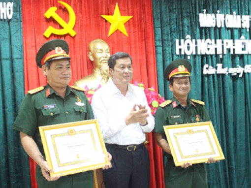 Tiếp tục tham mưu hiệu quả cho cấp ủy,
chính quyền trong xây dựng khu vực phòng thủ