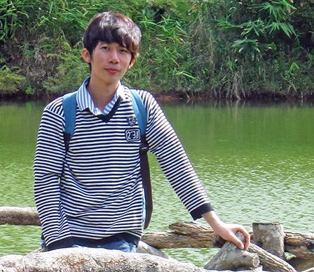 Nhà thơ trẻ Nguyễn Đức Phú Thọ: Nhiều người làm thơ 
không đồng nghĩa thơ ca phát triển