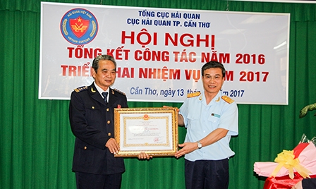 Cục Hải quan TP Cần Thơ: Tổng thu ngân sách nhà nước 
gần 1.844 tỉ đồng
