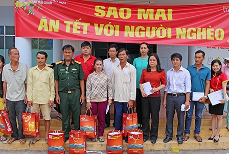 Tập đoàn Sao Mai “ăn Tết với người nghèo”