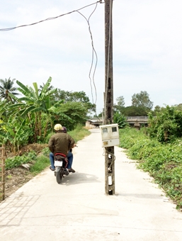 Di dời trụ điện giữa đường