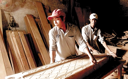 Đồ gỗ Mỹ Luông 
hút hàng dịp Tết