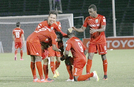 Chủ nhà thua đậm