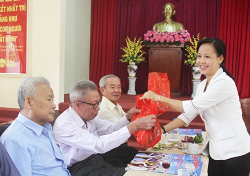 Bình Thủy-Ô Môn: Họp mặt kỷ niệm 87 năm Ngày thành lập Đảng