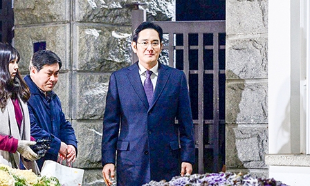 Tòa Hàn Quốc bác yêu cầu bắt giữ lãnh đạo Samsung