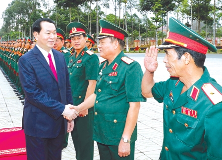 Chủ tịch nước Trần Đại Quang thăm, chúc Tết lực lượng vũ trang Quân khu 9