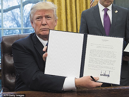 Tổng thống Donald Trump rút Mỹ khỏi TPP