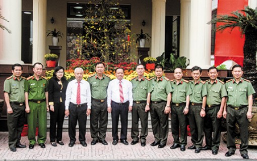 Lãnh đạo thành phố
thăm, chúc Tết các đơn vị