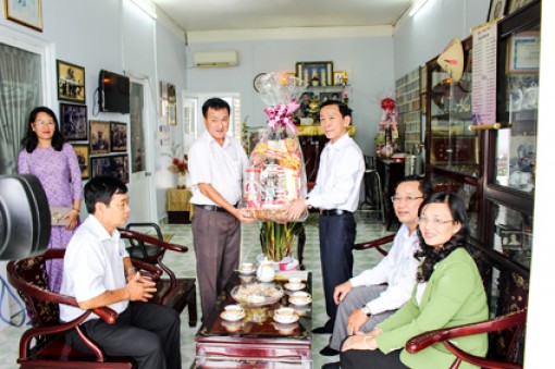 Nhiều hoạt động thăm hỏi, động viên, hỗ trợ thiết thực nhân dịp Tết Đinh Dậu