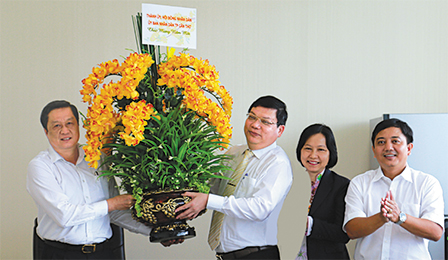 Lãnh đạo thành phố chúc Tết các doanh nghiệp tăng trưởng vượt chỉ tiêu, góp phần phát triển kinh tế - xã hội thành phố